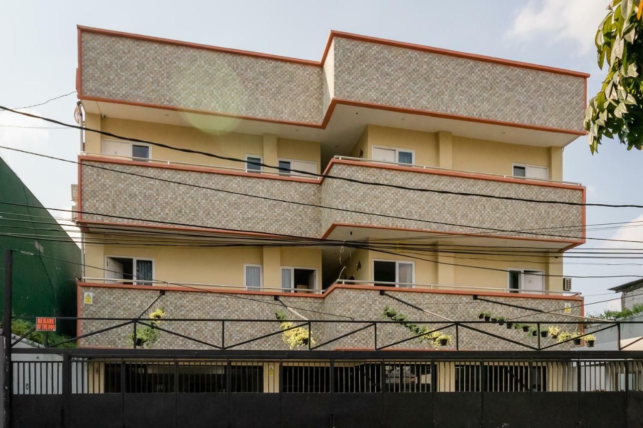 RedDoorz near Plaza Atrium Senen Hotel Jakarta Exterior foto